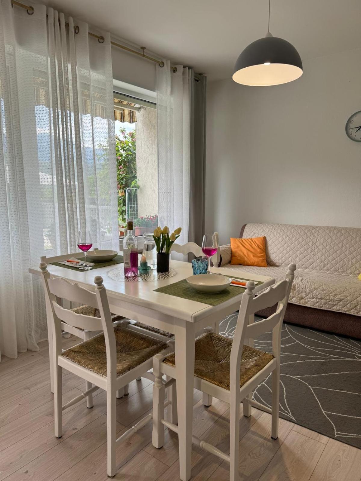 Green House Next - Lovely Apartment For Family And Free Parking 레비코온천 외부 사진